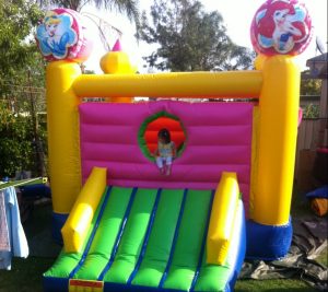 MINI PINK PRINCESS 3.5X3.5 JUMPING CASTLE AGES 3 TO 12