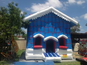 CHRISTMAS HOUSE 5X5M PLAIN JUMPING CASTLES 5X5 AGES FROM 1 TO 12